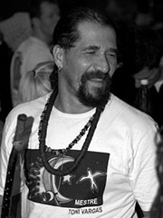 Mestre Toni Vargas